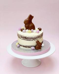 Bunny cake with delicious Lindt chocolate